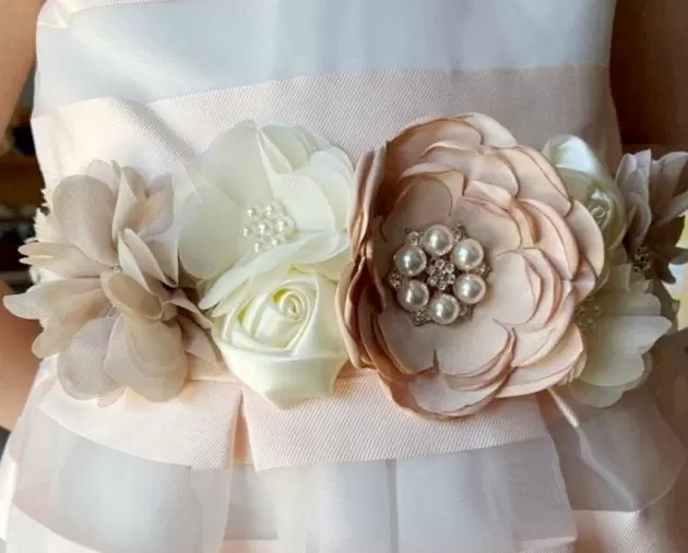 Why to choose handmade flower accessories?