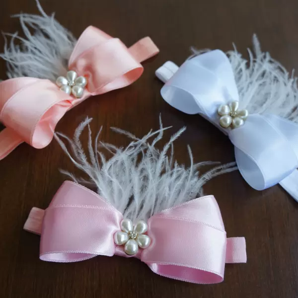 Hair Accessory with feathers and pearl center