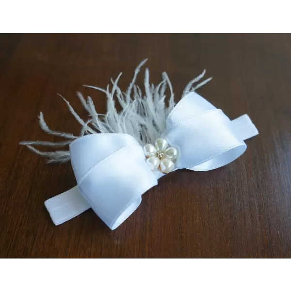 Hair Accessory with feathers and pearl center