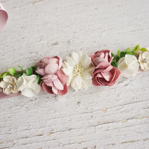 Flowwer sash in white, pink and green