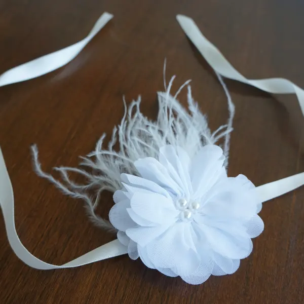 Bracelet with white flower